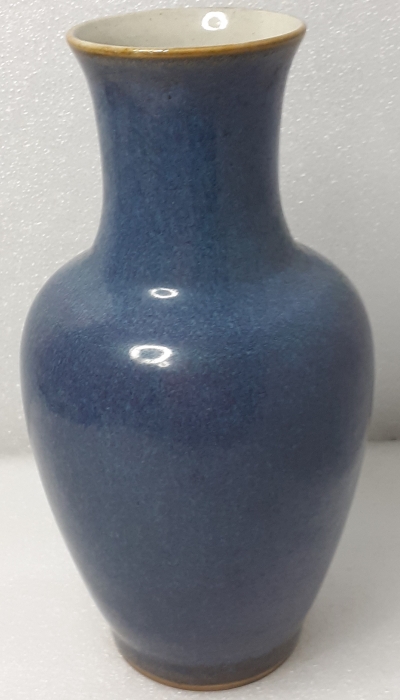明朝宣德年製雪花藍(洒藍)觀音瓷瓶
