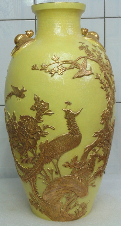 乾隆官窯黃琺瑯彩羽狀錦地浮雕鳳凰來儀吉祥瓷瓶